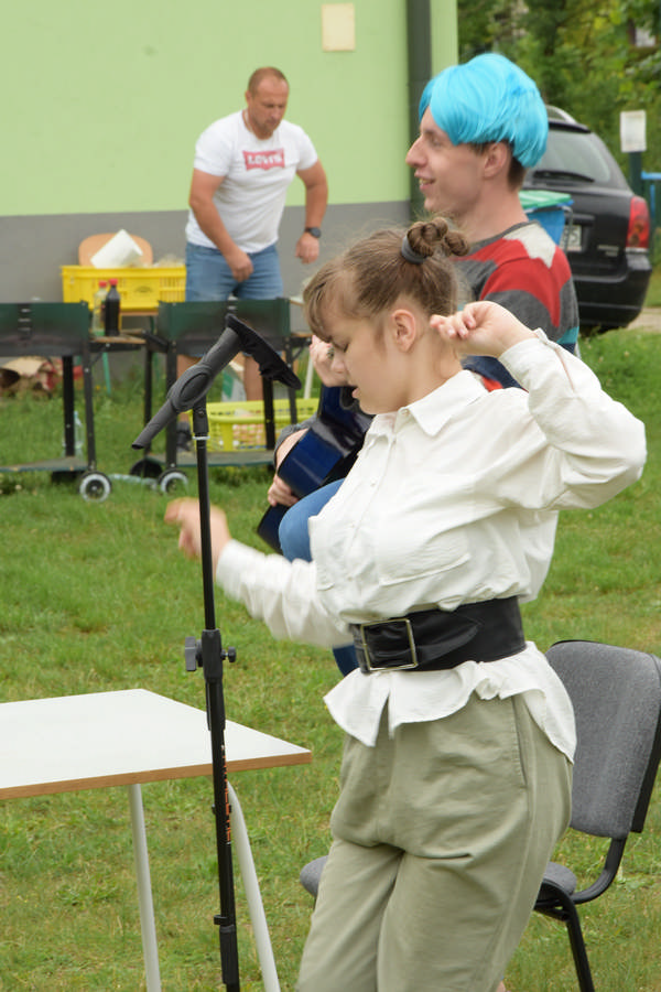 11