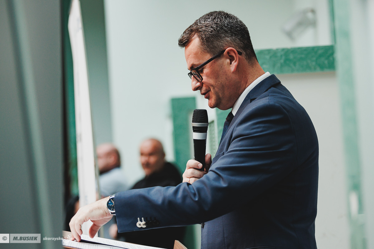 73
