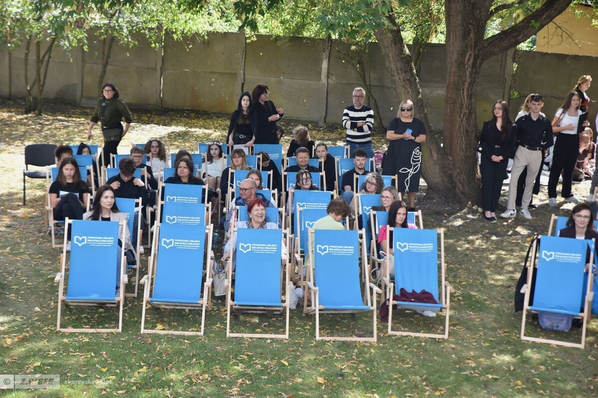 67 01903