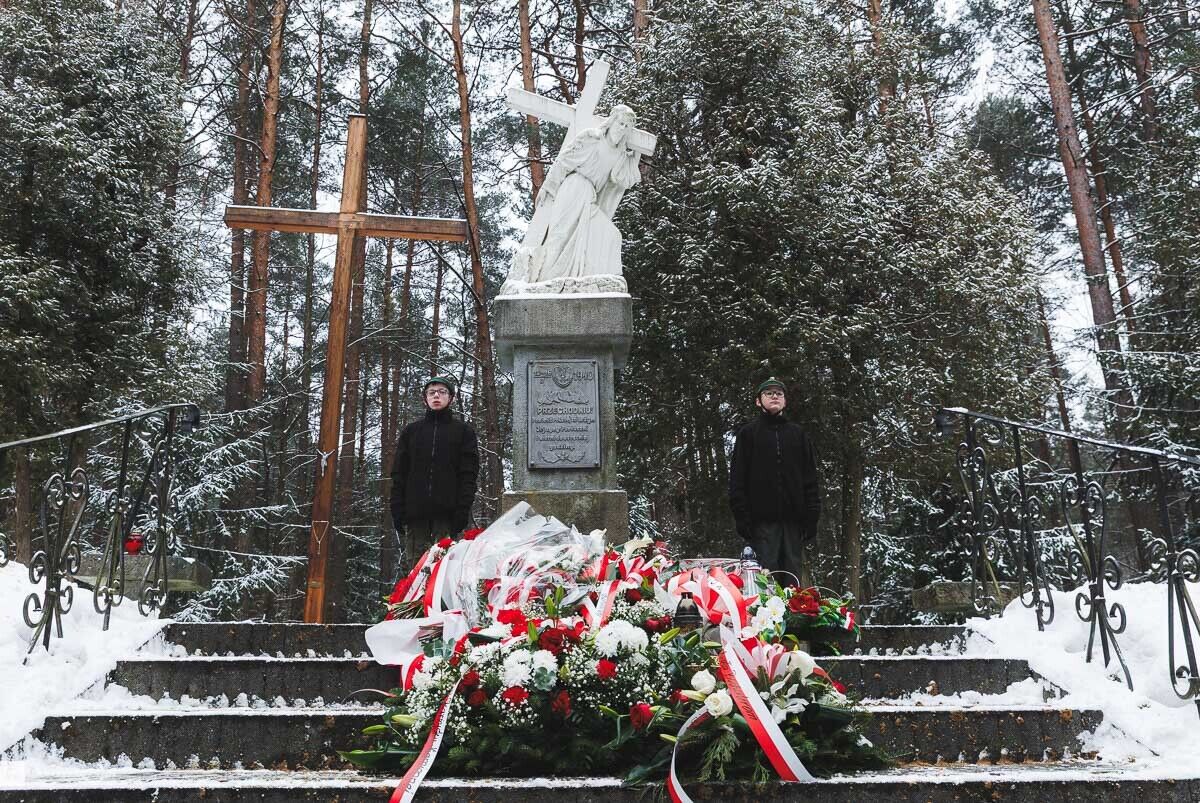Pamięć, która łączy pokolenia. Skarżysko oddało hołd ofiarom egzekucji na Borze