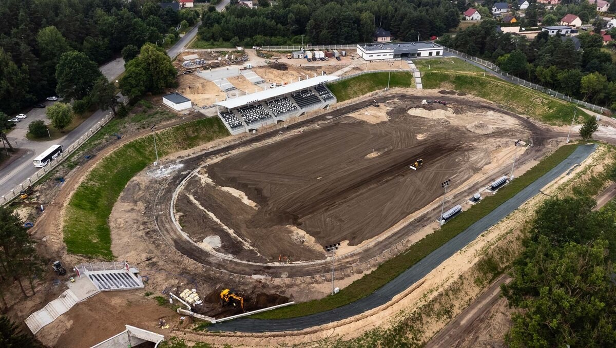 Modernizacja stadionu miejskiego Granatu przy ul. Wioślarskiej nabiera tempa
