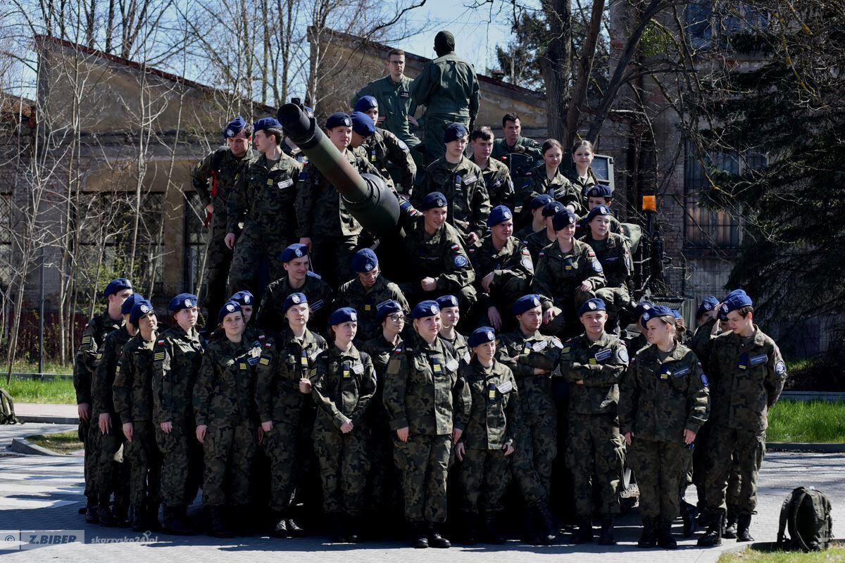 Trwają  Wojskowe Targi Służby i Pracy w Zespole Szkół Transportowo-Mechatronicznych