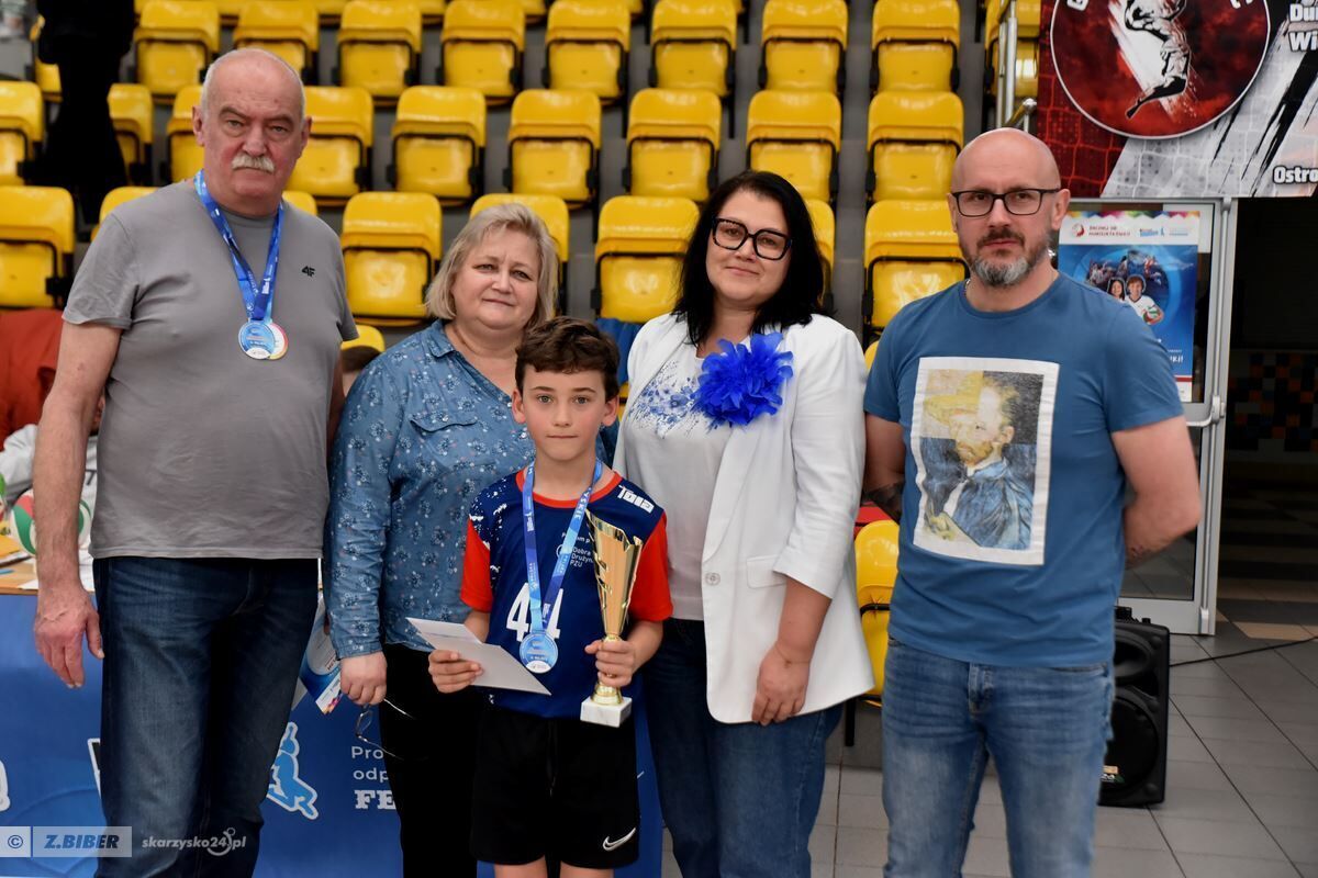 Turniej Finałowy Województwa Świętokrzyskiego Ogólnopolskich Mistrzostw w Minisiatkówce im. Marka Kisiela o Puchar KINDER Joy of moving 