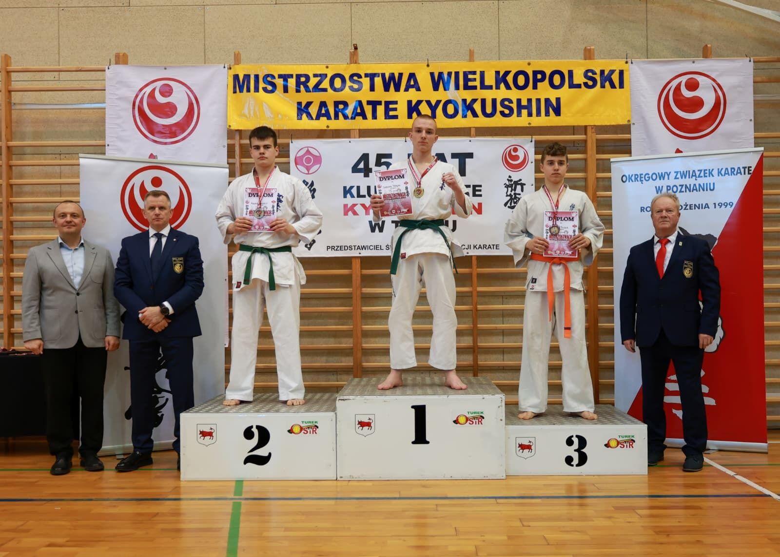 PHOTO 2026 04 18 16 04 20