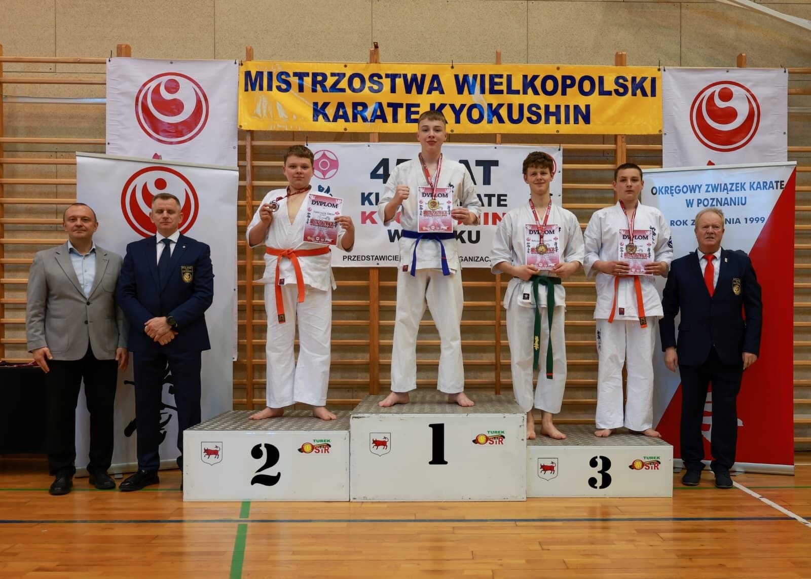 PHOTO 2026 04 18 16 04 22