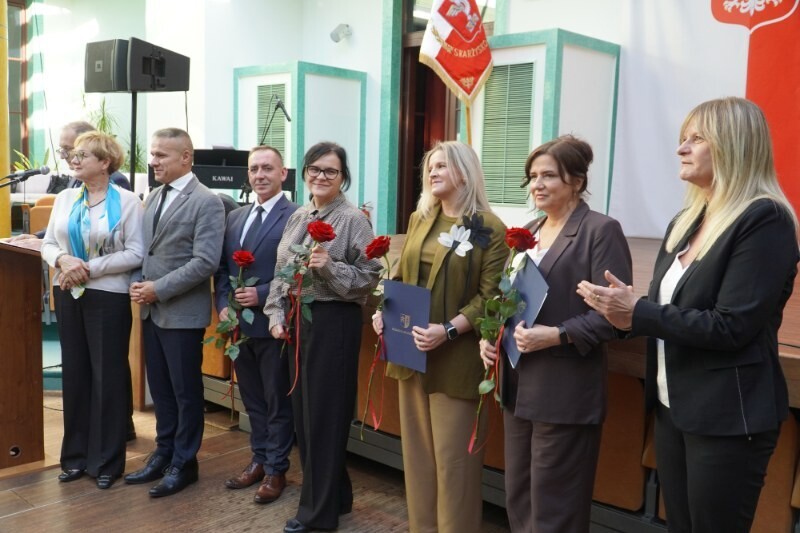 Miejsko-Powiatowe obchody Dnia Edukacji Narodowej w Skarżysku. Doceniono nauczycieli i pracowników oświaty