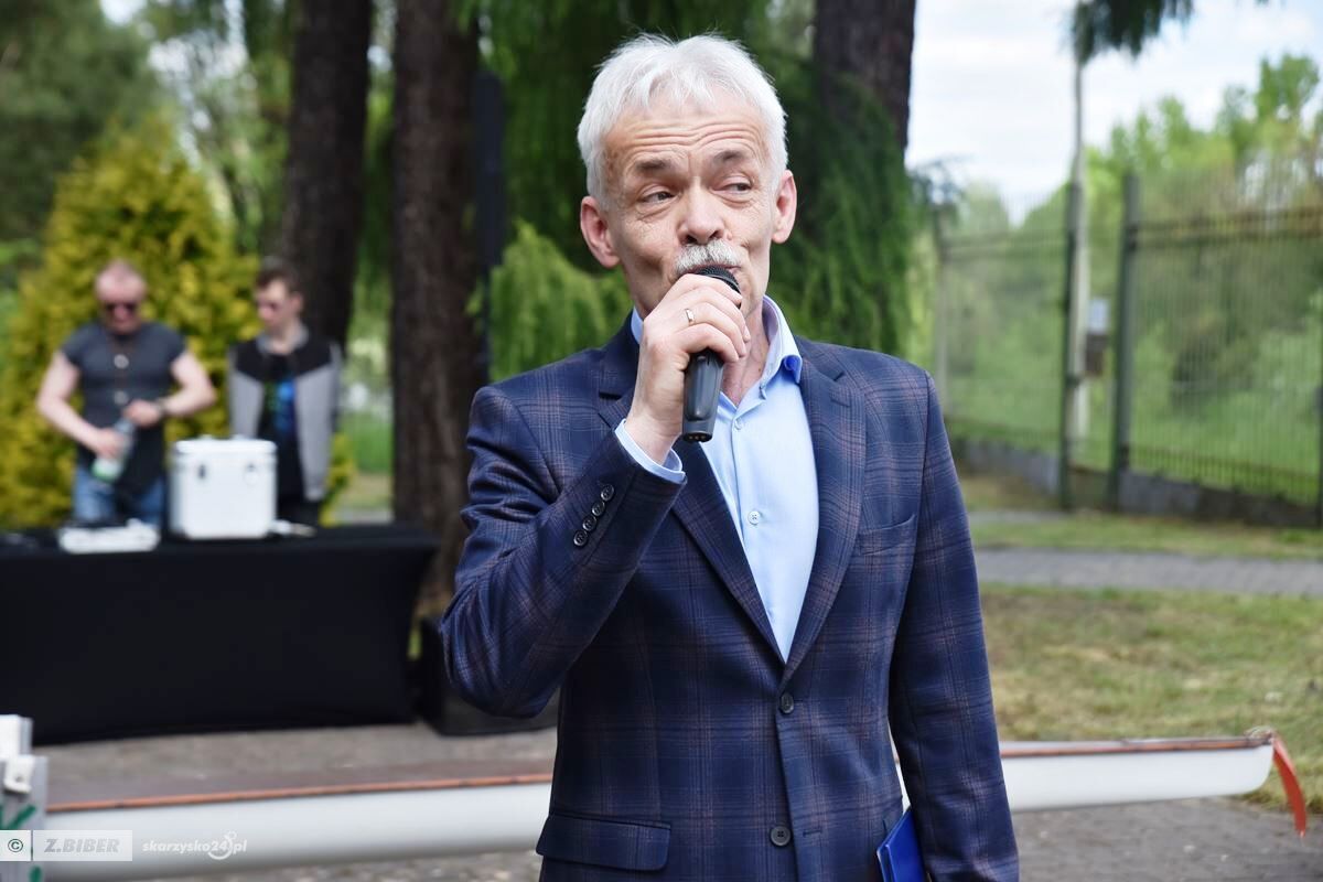 73
