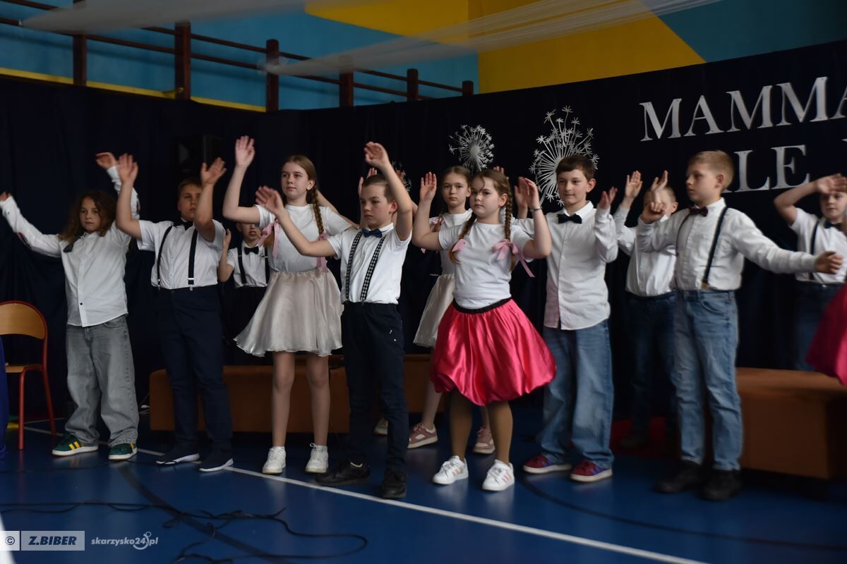 Charytatywny kiermasz i musical „Mamma Mia! Ale klasa!  w geście solidarności