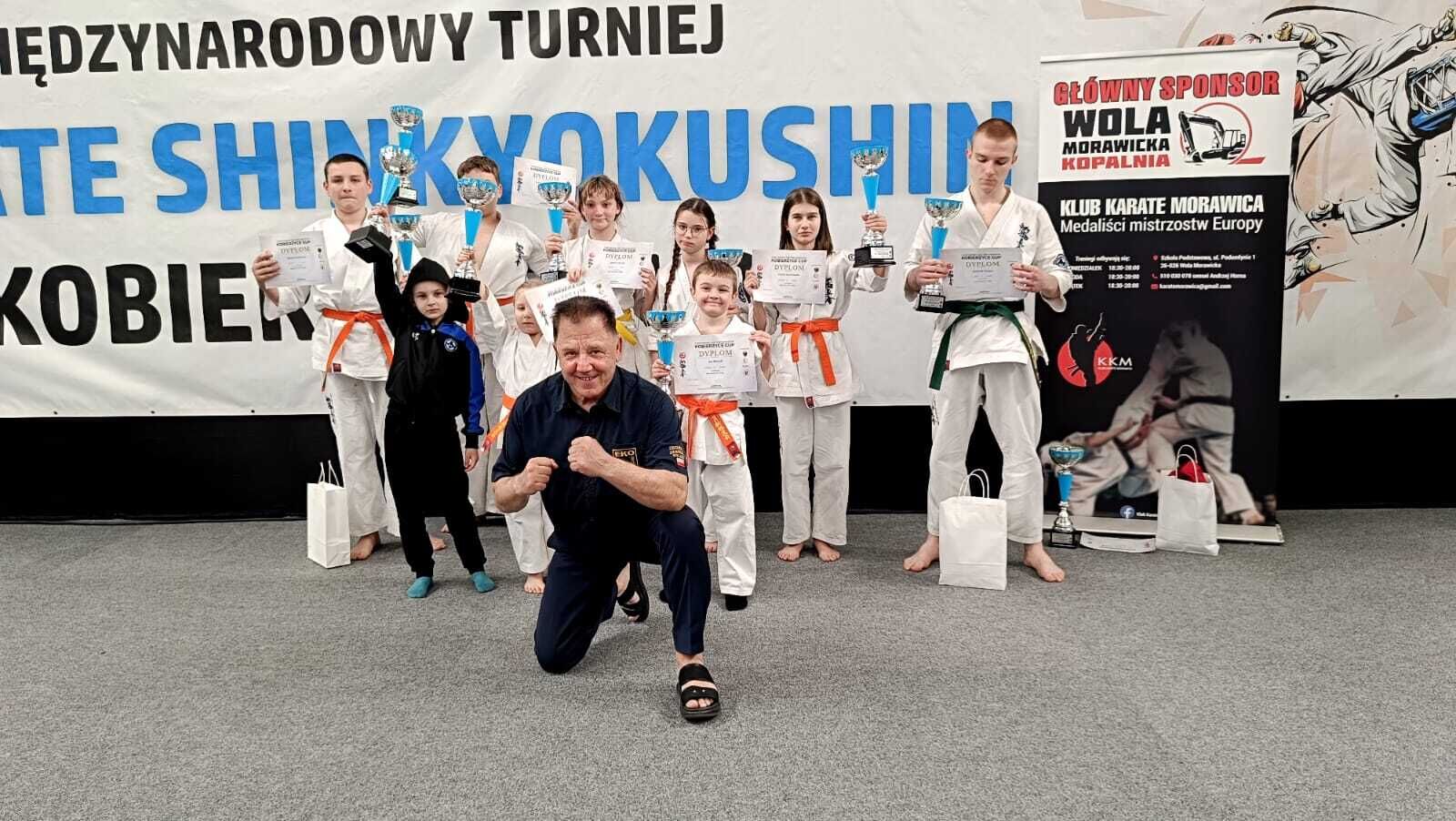 7 medali Skarżyskiego Klubu Sportów Walki na Międzynarodowym Turnieju Karate w Kobierzycach